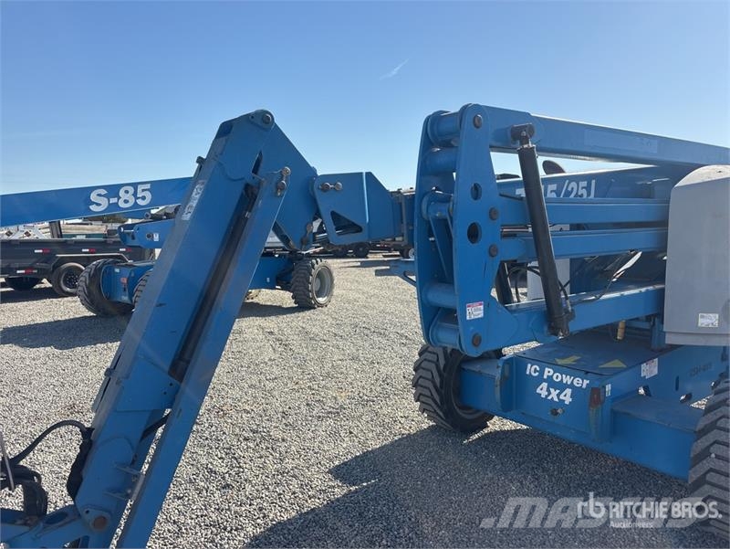 Genie Z-45/25J 4WD Diesel Articulating Boom Lift Iseliikuvad poomtõstukid