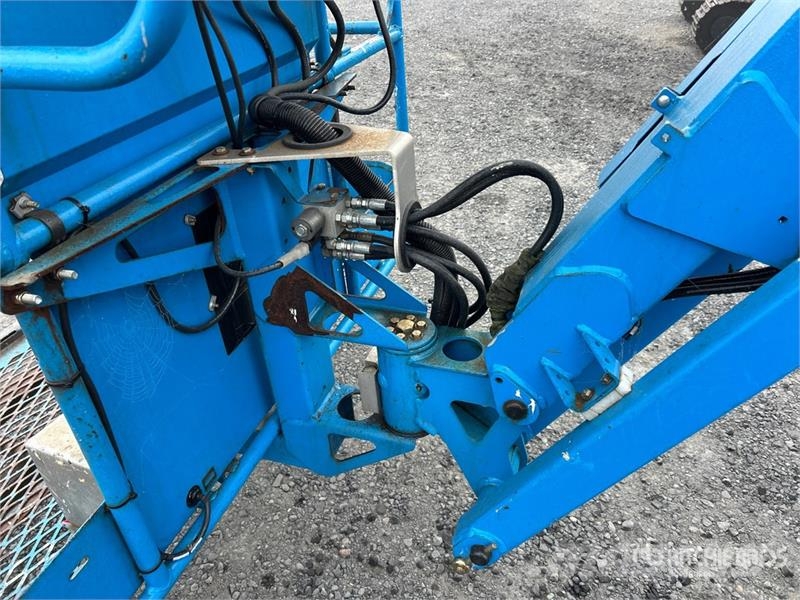 Genie Z-45/25J 4WD Diesel Articulating Boom Lift ブームリフト　屈伸型