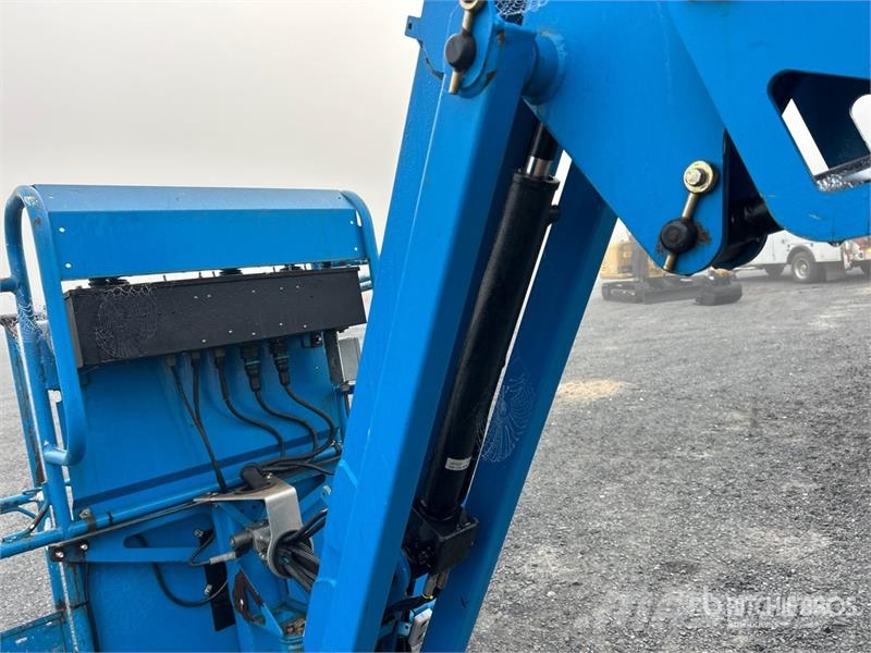 Genie Z-45/25J 4WD Diesel Articulating Boom Lift ブームリフト　屈伸型