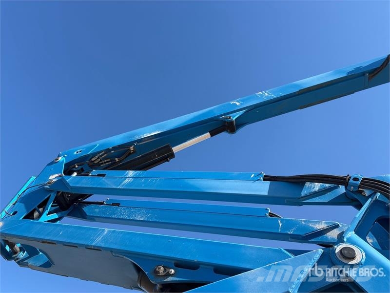Genie Z-62/40 4WD Diesel Articulating Boom Lift Articulated boom lifts