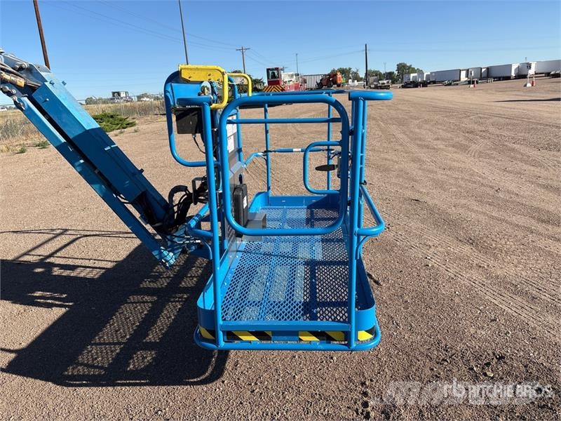 Genie Z-62/40 4WD Diesel Articulating Boom Lift Articulated boom lifts