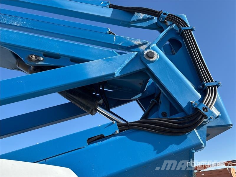 Genie Z-62/40 4WD Diesel Articulating Boom Lift Articulated boom lifts