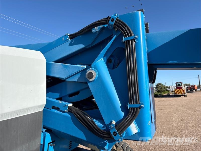 Genie Z-62/40 4WD Diesel Articulating Boom Lift Articulated boom lifts