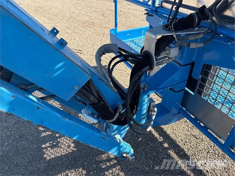 Genie Z-62/40 4WD Diesel Articulating Boom Lift Articulated boom lifts