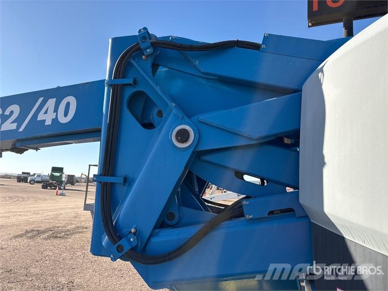 Genie Z-62/40 4WD Diesel Articulating Boom Lift Articulated boom lifts