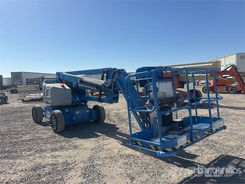 Genie Z4525J 2WD Electric Articulating Boom Lift Articulated boom lifts