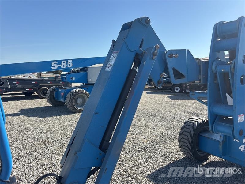 Genie Z4525J 4WD Diesel Articulating Boom Lift رافعات سلة مفصلية