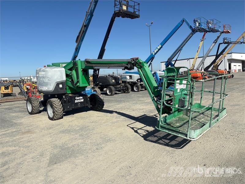 Genie Z62-40 4WD Gasoline Articulating Boom Lift 관절형 전동이동 리프트