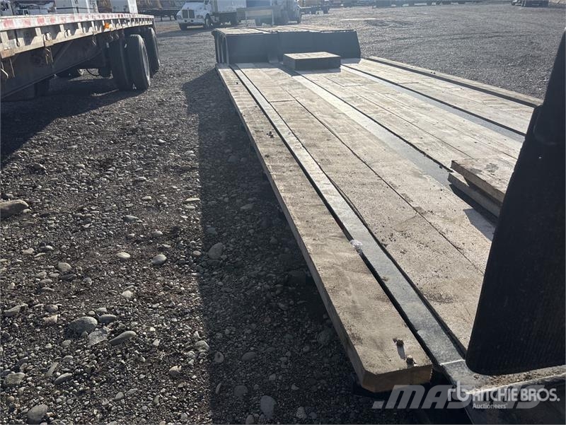 Gerry 35 ton Tri/A Lowboy Trailer 低架裝載車