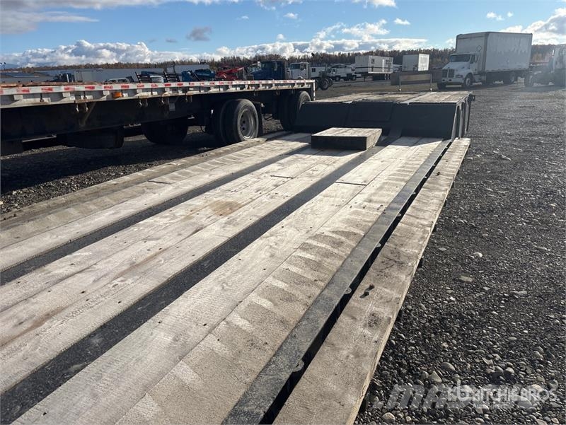Gerry 35 ton Tri/A Lowboy Trailer 低架裝載車