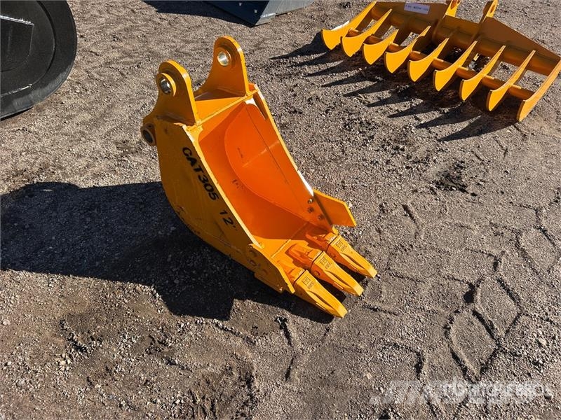 GIYI 12 in Digging Excavator Bucket - Fits Cat 305 Skovle