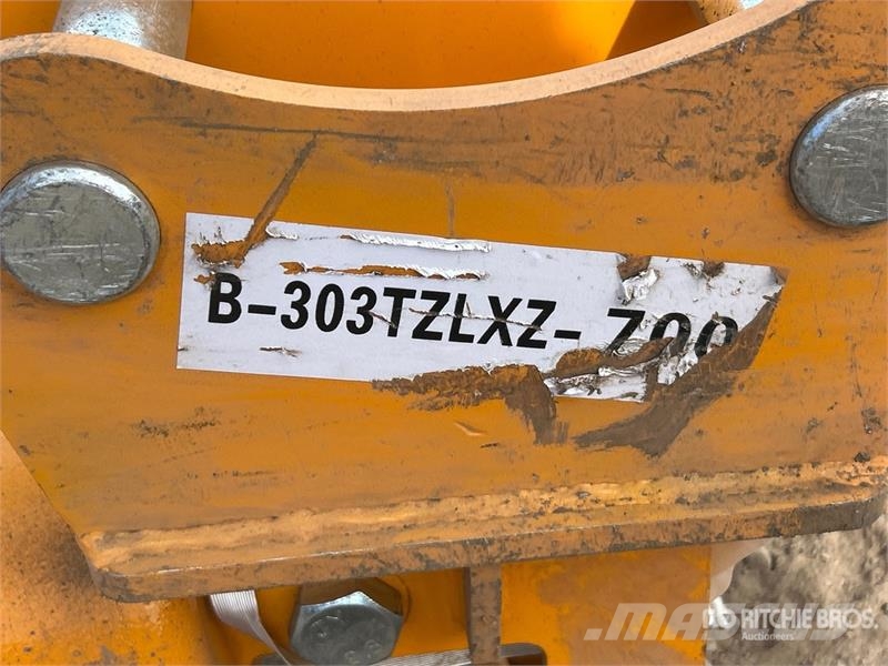 GIYI 16 in Excavator Auger - Fits Cat 303 (Unused) Brocas