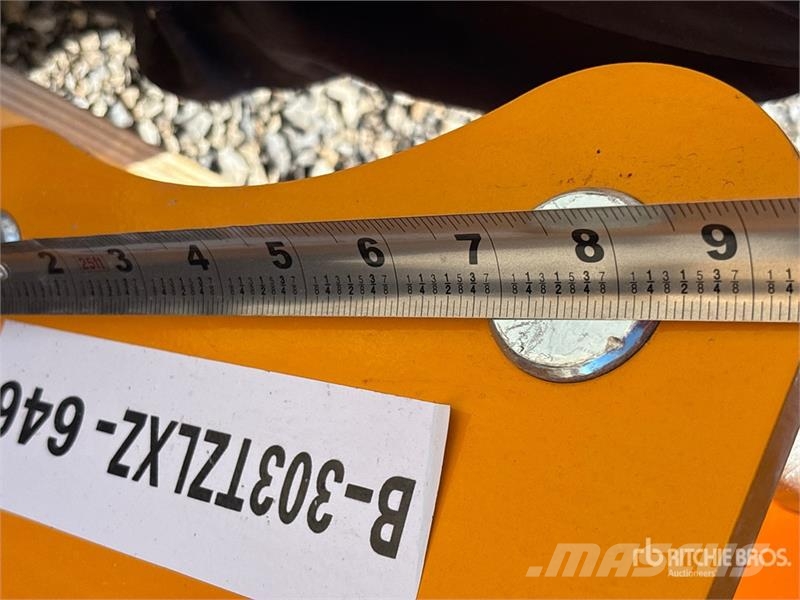 GIYI 16 in Excavator Auger - Fits Cat 303 (Unused) Bohrer