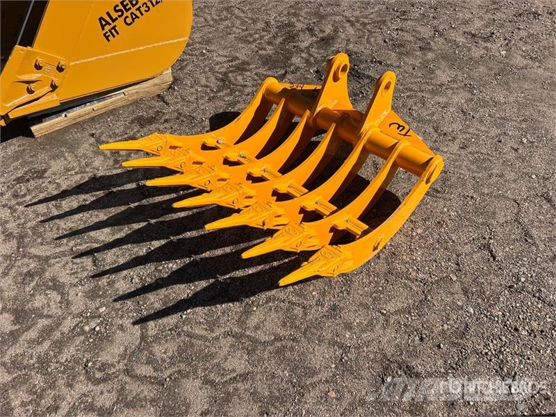  GIYI 32 in Excavator Rake - Fits Cat 305 (Unused) Okretači i sakupljači sijena