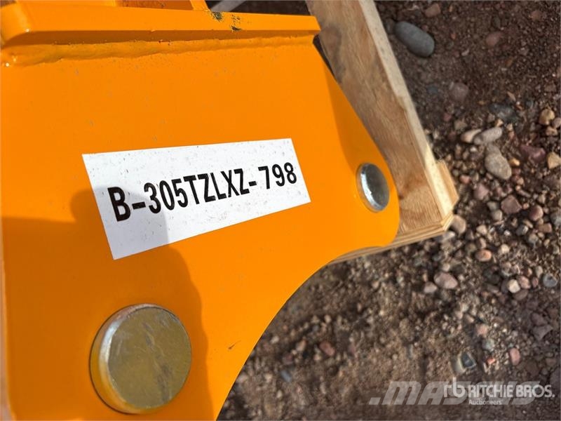 GIYI 33 in Excavator Auger - Fits Cat 305 (Unused) Bušilice