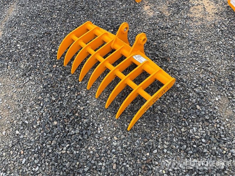  GIYI 37.5 in Excavator Rake - Fits CAT 303 (Unused مكابس وميبسات التبن