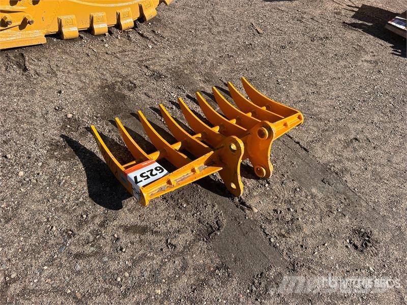  GIYI 38 in Excavator Rake - Fits Cat 303 (Unused) Okretači i sakupljači sijena