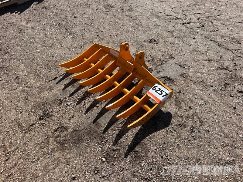  GIYI 38 in Excavator Rake - Fits Cat 303 (Unused) Okretači i sakupljači sijena