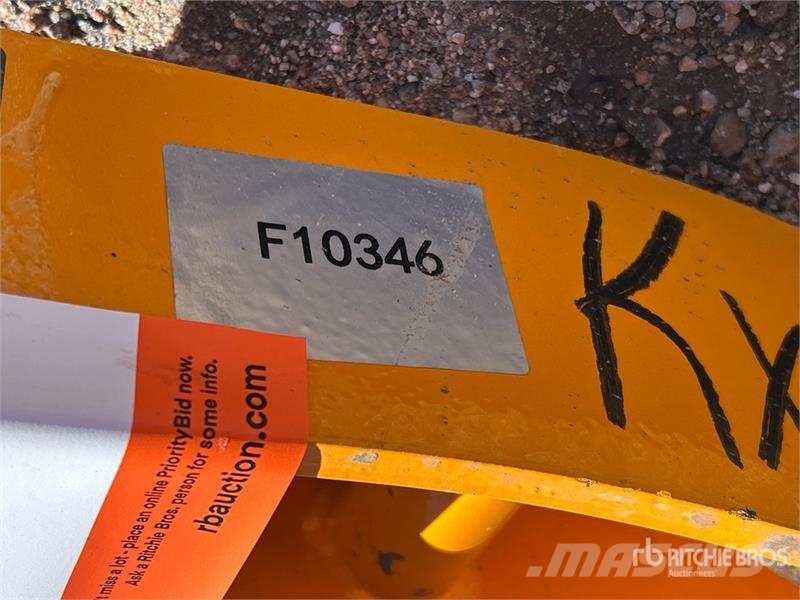  GIYI 38 in Excavator Rake - Fits Cat 303 (Unused) Okretači i sakupljači sijena