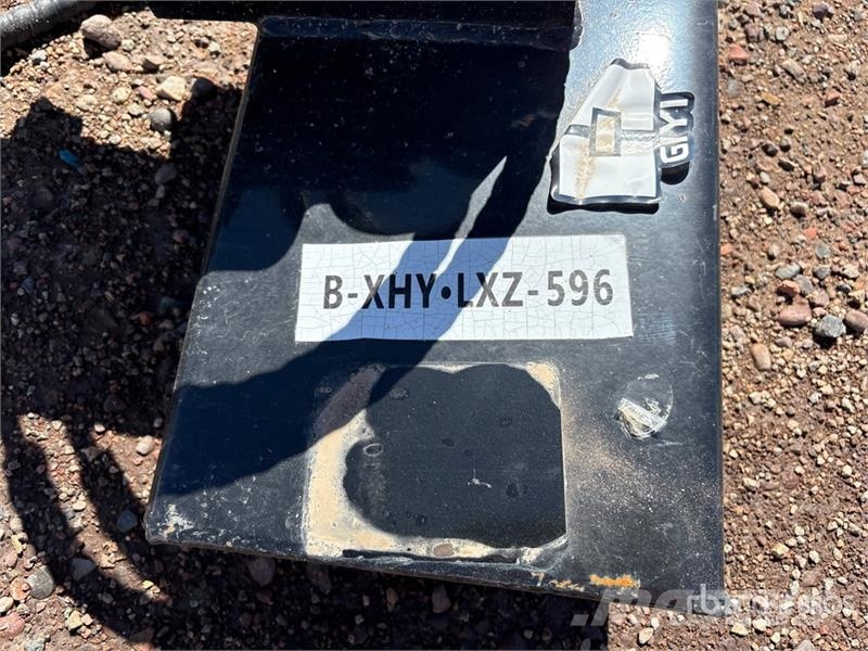 GIYI 41 in Mini Skid Steer Auger 鑽頭