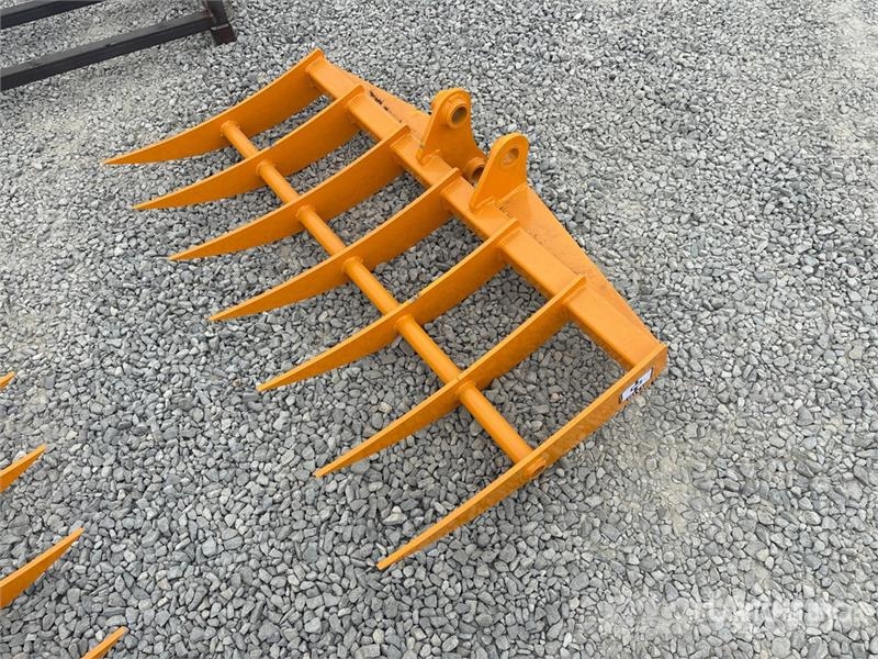 GIYI 46 in Cat 303 46 In Excavator Rake (Unused) Ancinho virador