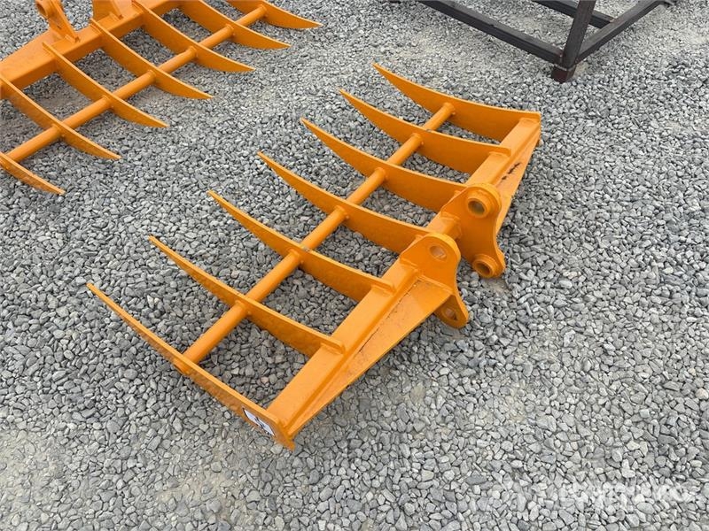 GIYI 46 in Cat 303 46 In Excavator Rake (Unused) Ancinho virador