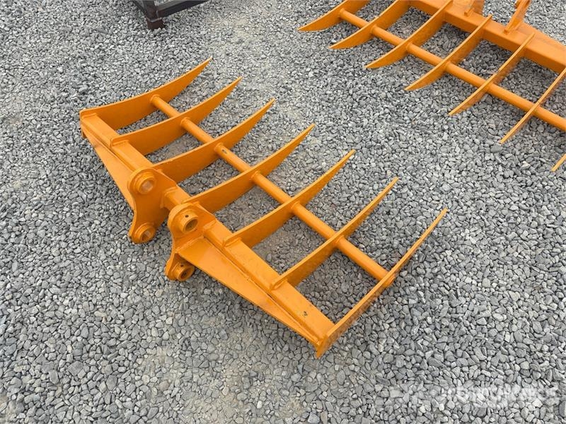 GIYI 46 in Excavator Rake - Fits CAT 303 (Unused) Ancinho virador
