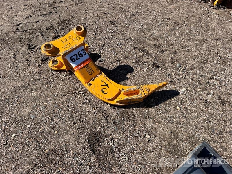 GIYI Excavator Ripper - Fits Cat 305 (Unused) Aufreisser