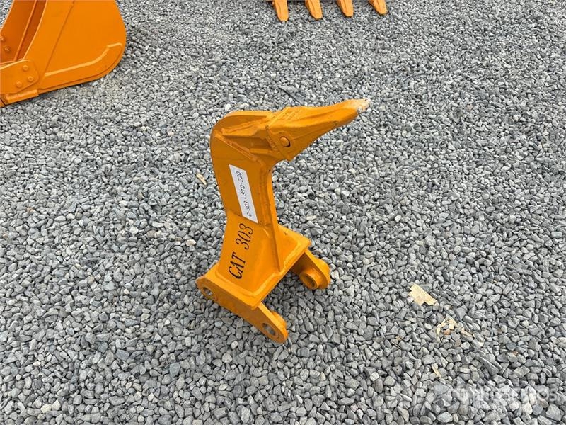  GIYI Excavator Ripper - Fits Cat 303 (Unused) Scarifiers