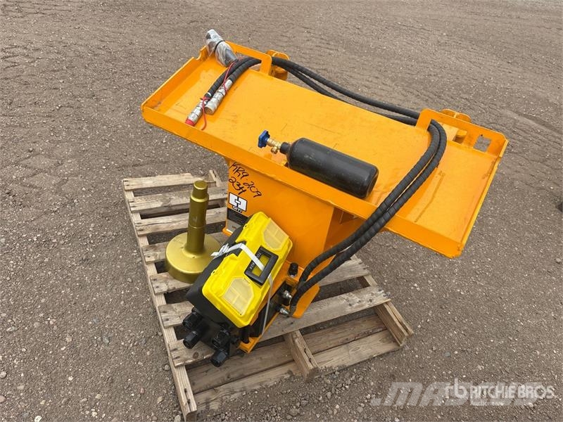  GIYI GY-AD680 45 in Skid Steer Post Driver (Unused Oprema za ograje