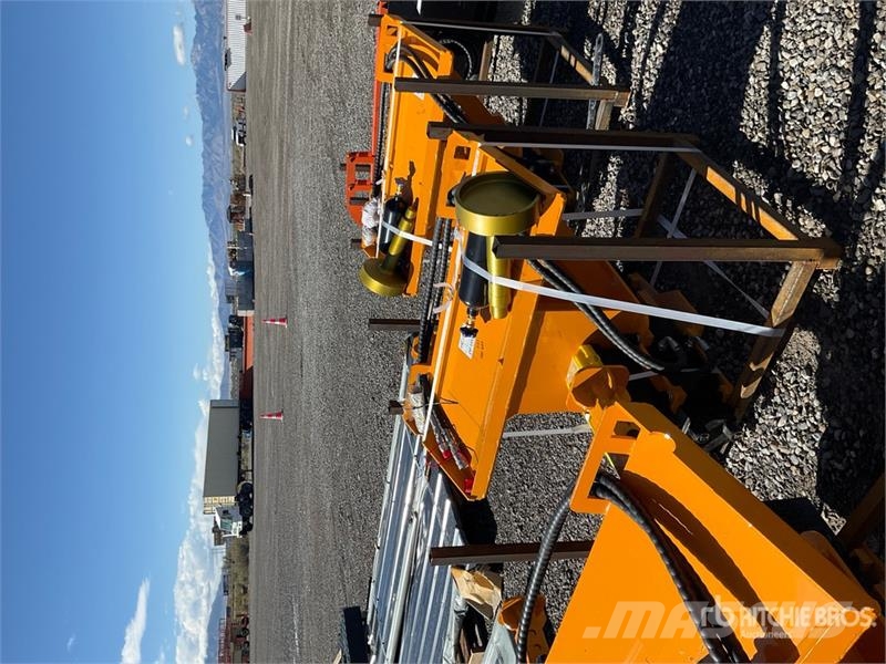 GIYI GY-AD680 46 in Skid Steer Post Driver (Unused Oprema za ograje