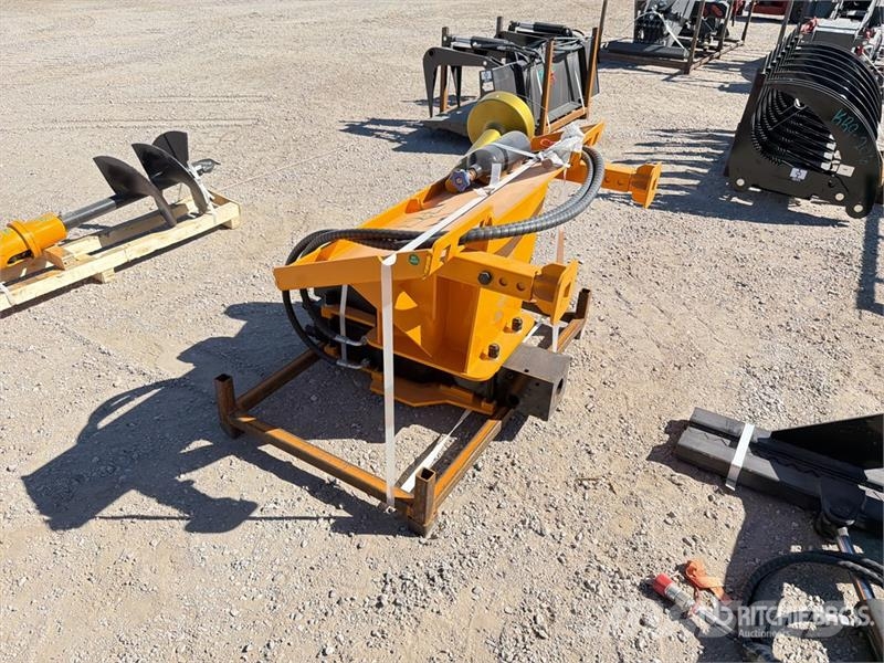 GIYI GY-AD680 47 in Skid Steer Post Driver (Unused Piirdeaia varustus