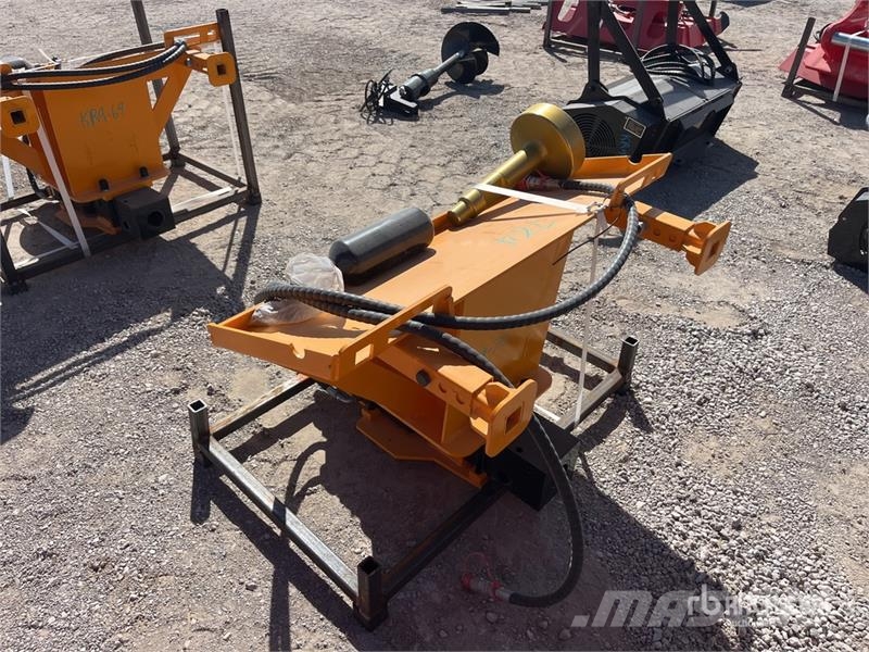  GIYI GY-AD680 47 in Skid Steer Post Driver (Unused Oprema za ograje