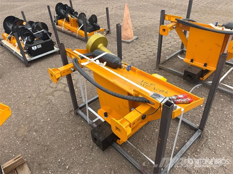  GIYI GY-AD680 47 in Skid Steer Post Driver (Unused Oprema za ograje