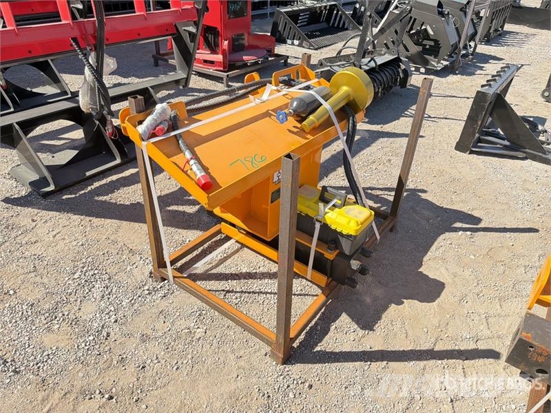 GIYI GY-AD680 47 in Skid Steer Post Driver (Unused Piirdeaia varustus