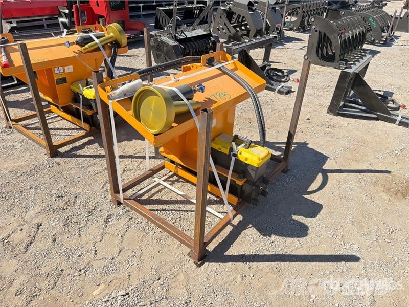  GIYI GY-AD680 47 in Skid Steer Post Driver (Unused Piirdeaia varustus