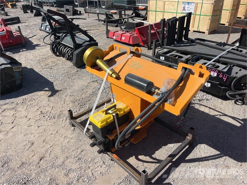  GIYI GY-AD680 47 in Skid Steer Post Driver (Unused Oprema za ograje