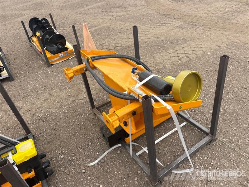  GIYI GY-AD680 47 in Skid Steer Post Driver (Unused Oprema za ograje