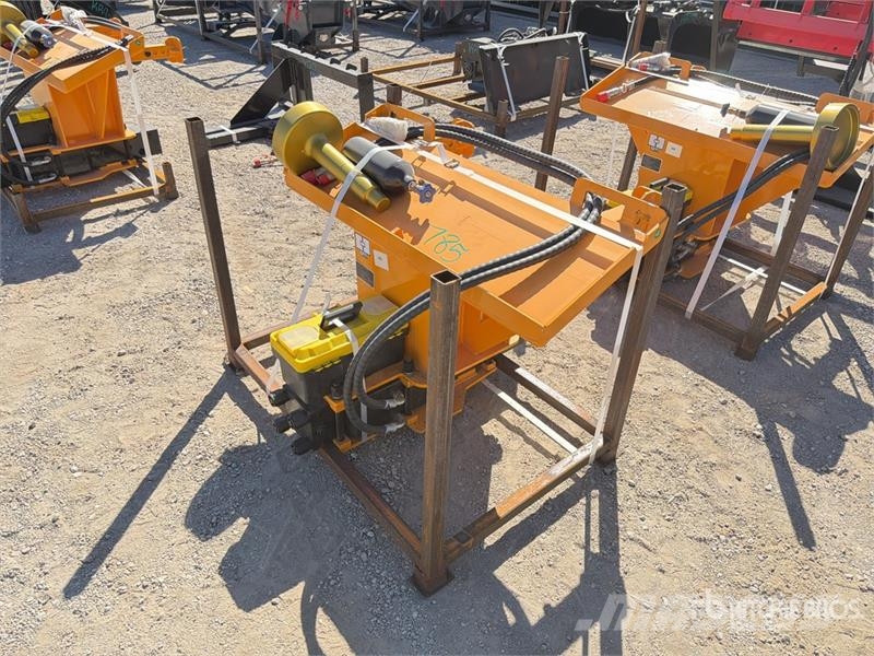  GIYI GY-AD680 47 in Skid Steer Post Driver (Unused Piirdeaia varustus