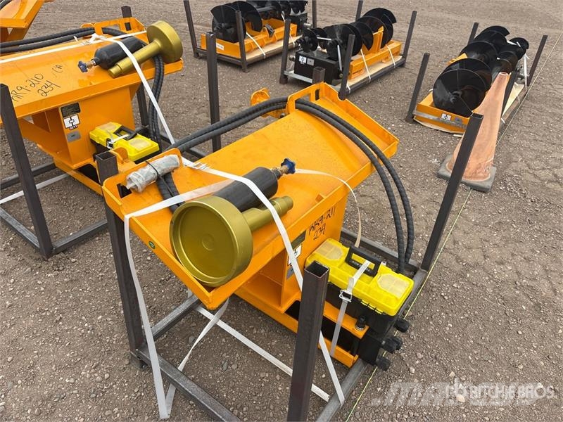  GIYI GY-AD680 47 in Skid Steer Post Driver (Unused Oprema za ograje