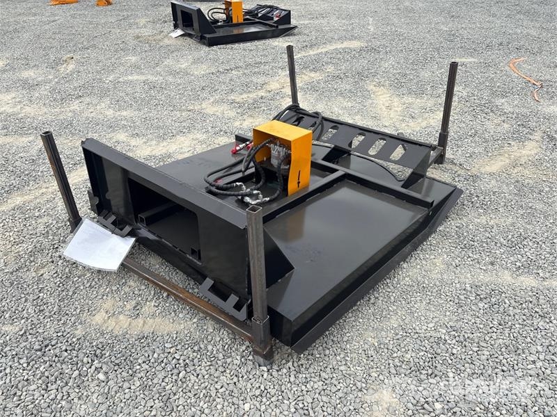 GIYI GY-BC63 60 In Skid Steer Brush Cutter (Unused Sekačky namontované a tažené