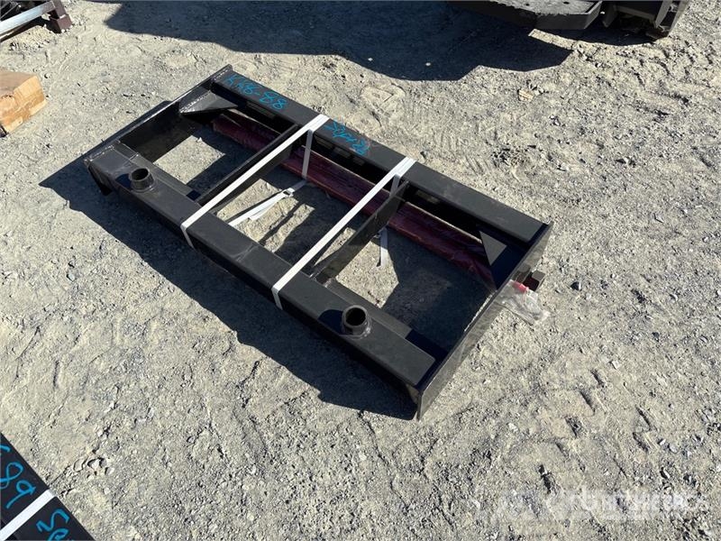 GIYI GY-BF47 47 in Skid Steer Bale Spear (Unused) Other components