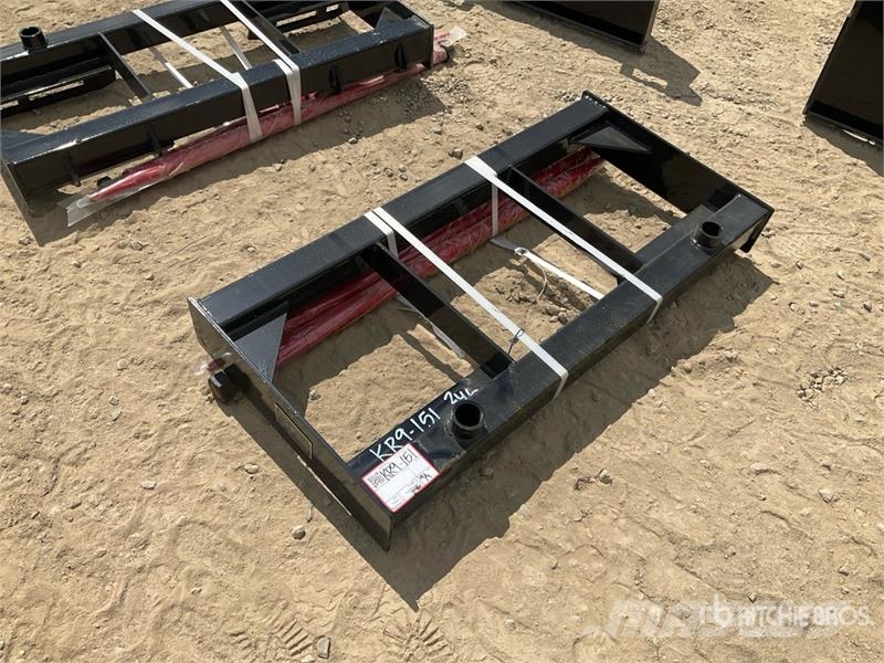 GIYI GY-BF47 47 in Skid Steer Bale Spear (Unused) Other components