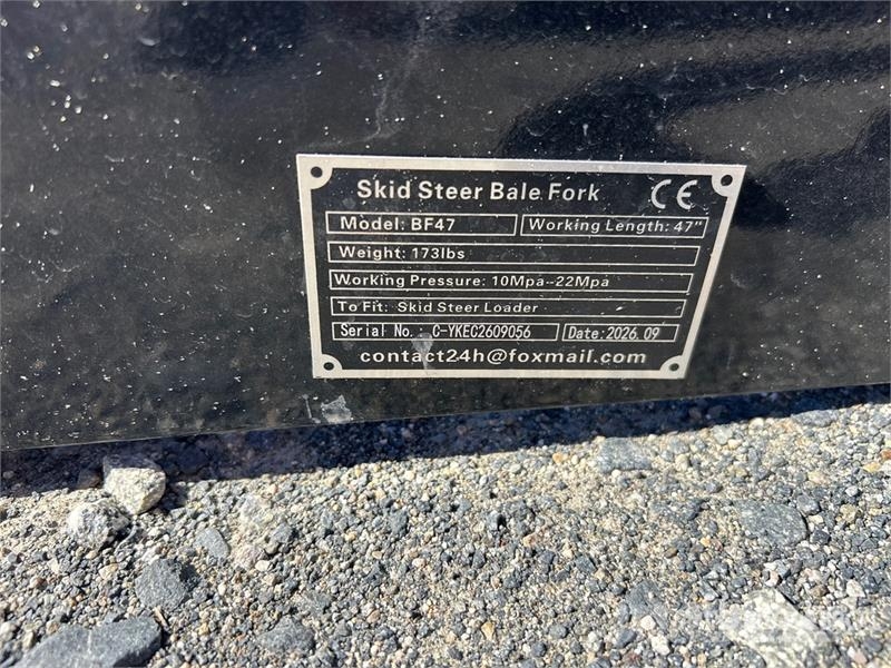  GIYI GY-BF47 47 in Skid Steer Bale Spear (Unused) 其他组件