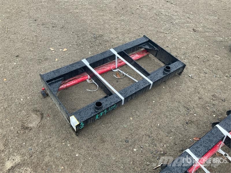  GIYI GY-BF47 47 in Skid Steer Bale Spear (Unused) 其他组件