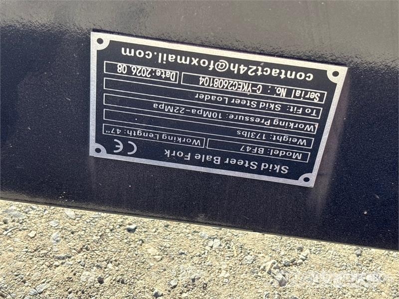 GIYI GY-BF47 47 in Skid Steer Bale Spear (Unused) Other components