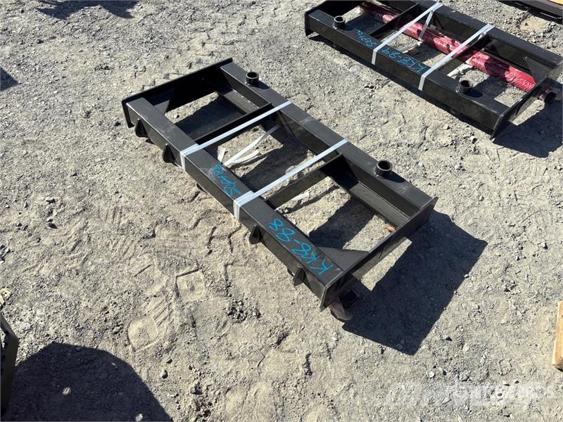 GIYI GY-BF47 47 in Skid Steer Bale Spear (Unused) Other components