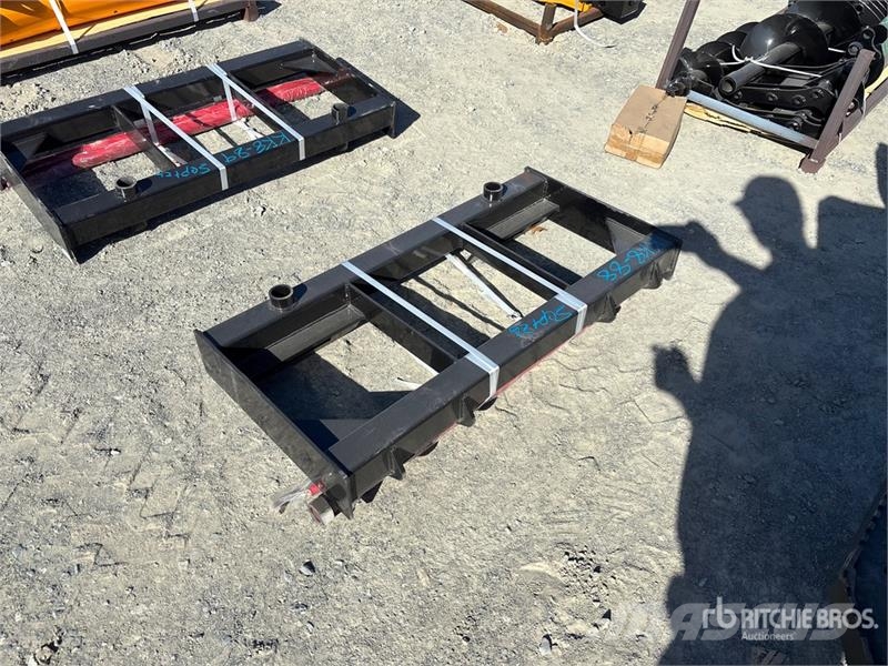 GIYI GY-BF47 47 in Skid Steer Bale Spear (Unused) Other components