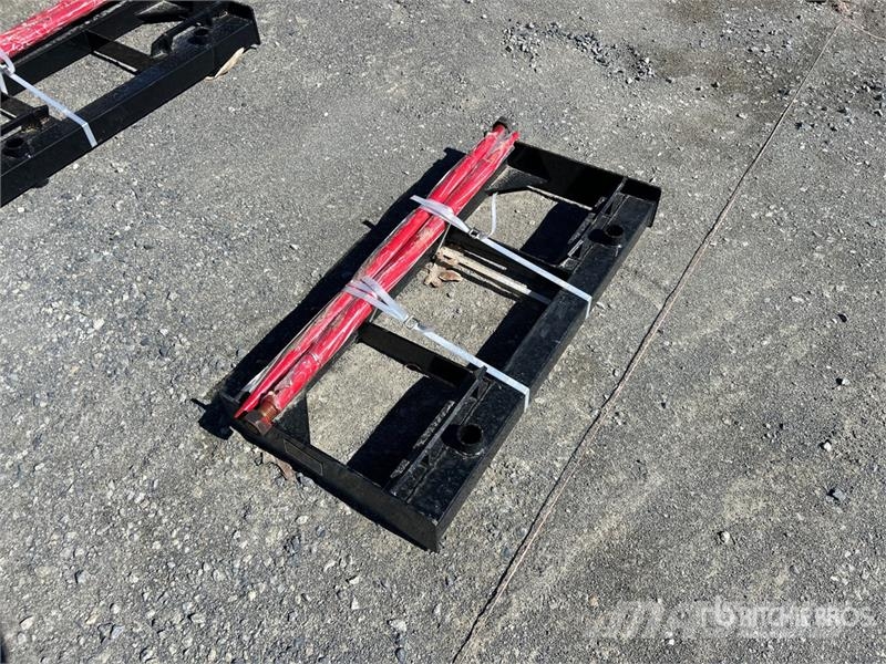 GIYI GY-BF47 47 in Skid Steer Bale Spear (Unused) 其他组件