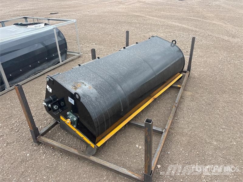 GIYI GY-BS72 72 in Skid Steer Sweeper (Unused) Spazzole